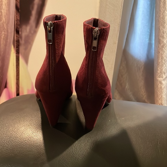 Burgundy Ankle Boots Sz 8-1/2 - Picture 2 of 3